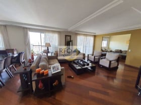 Apartamento com 3 Quartos à Venda, 202 m² em Vila Dom Pedro I - São Paulo