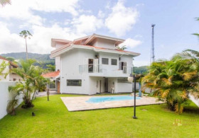 Casa de Condomínio com 5 Quartos à Venda, 350 m² em Tabatinga - Caraguatatuba