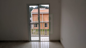 Casa com 2 Quartos à Venda, 92 m² em Jardim Maria Tereza - Cotia