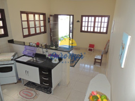Casa com 2 Quartos para Alugar ou Temporada, 75 m² em Jardim Jamaica - Itanhaém