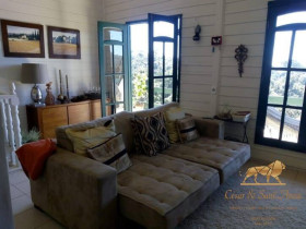 Casa com 3 Quartos para Alugar, 180 m² em Jaguaribe - Campos Do Jordão