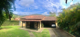 Imóvel com 3 Quartos à Venda, 450 m² em Nogueira - Petrópolis