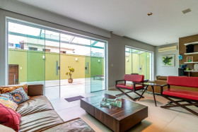 Casa com 6 Quartos à Venda, 595 m² em Humaitá - Rio De Janeiro