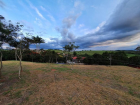 Terreno à Venda, 1.754 m² em Jardim Leonor - Itatiba