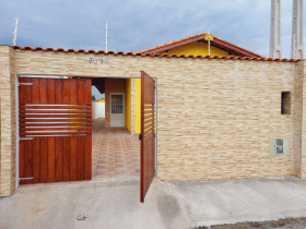 Casa com 2 Quartos à Venda, 162 m² em Jd. Magalhães - Itanhaém