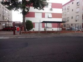 Apartamento com 1 Quarto à Venda,  em Jardim Leopoldina - Porto Alegre