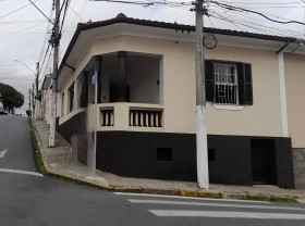 Casa com 2 Quartos à Venda,  em Jardim Santa Rita De Cássia - Bragança Paulista