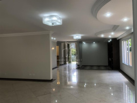 Casa de Condomínio com 4 Quartos para Alugar, 530 m² em Alphaville Residencial Dois - Barueri