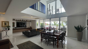 Apartamento com 4 Quartos à Venda, 240 m² em Canasvieiras - Florianópolis