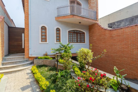 Casa com 3 Quartos à Venda, 276 m² em Jardim Guairaca - São Paulo