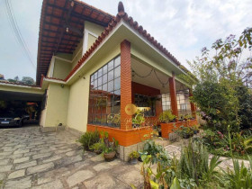 Casa com 4 Quartos à Venda, 550 m² em Tijuca - Teresópolis