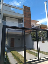 Sobrado com 3 Quartos à Venda, 140 m² em Jardim Itu - Porto Alegre