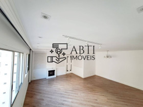 Apartamento com 3 Quartos à Venda, 93 m² em Moema - São Paulo