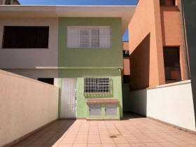 Sobrado com 3 Quartos à Venda, 177 m² em Vila Olímpia - São Paulo
