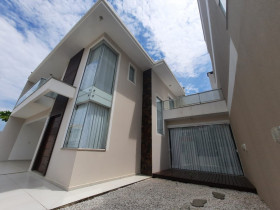 Casa com 3 Quartos à Venda, 170 m² em Itacolomi - Balneário Piçarras