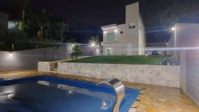 Casa de Condomínio com 4 Quartos à Venda, 240 m² em Colibris - Embu-guaçu
