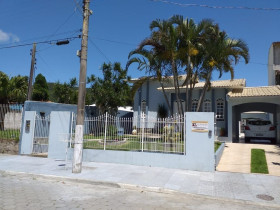 Imóvel com 3 Quartos à Venda, 200 m² em Vila Alvorada - Imbituba