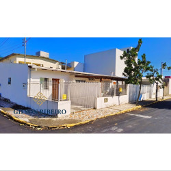 Casa com 7 Quartos à Venda, 200 m² em Centro - Camboriú