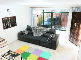 Casa com 2 Quartos à Venda, 166 m² em Vila Santa Maria - São Paulo