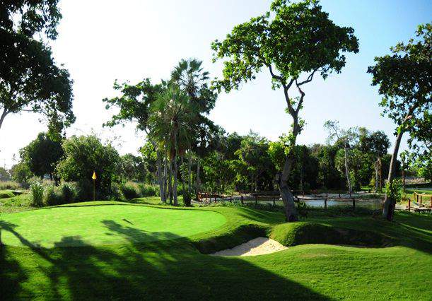 Imagem de fundo do condomínio Condomínio Laguna Golf Villas At Catu Lake - Centro - Aquiraz - CE