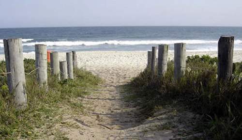 Imagem de fundo do condomínio Condomínio Praia De Itauna - Barra Da Tijuca - Rio De Janeiro - RJ