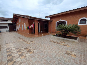 Casa com 3 Quartos à Venda, 180 m² em Jd. Corumbá - Itanhaém