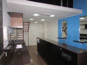 Loja à Venda ou Locação, 33 m² em Gonzaga - Santos