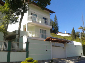 Casa de Condomínio com 3 Quartos à Venda,  em Iucas - Teresópolis