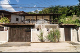 Casa com 3 Quartos à Venda, 254 m²em Serra Grande - Niterói