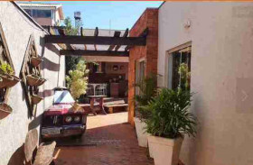 Casa com 3 Quartos à Venda, 228 m² em Jardim Jacy - Campo Grande