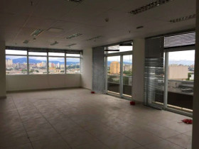 Sala Comercial à Venda ou Locação, 294 m² em Lapa - São Paulo
