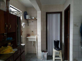 Casa com 5 Quartos à Venda, 200 m² em Campo Grande - Recife