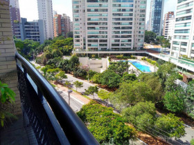 Apartamento com 3 Quartos à Venda, 142 m² em Vila Nova Conceição - São Paulo