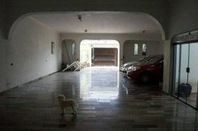 Sobrado com 3 Quartos para Alugar, 400 m² em Parque Jaçatuba - Santo André