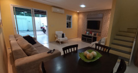 Casa com 4 Quartos para Alugar,  em Coaçu - Fortaleza