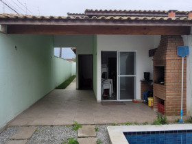 Casa com 2 Quartos à Venda,  em Suarão - Itanhaém