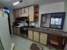 Apartamento com 3 Quartos à Venda, 137 m²em Zona 01 - Maringá
