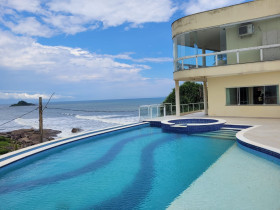 Sobrado com 6 Quartos à Venda, 696 m² em praia do sonhos - Itanhaém