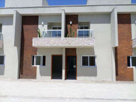 Casa de Condomínio com 2 Quartos à Venda, 70 m² em Itanhaém