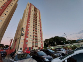 Apartamento com 3 Quartos para Alugar, 72 m² em Vila Carlos de Campos - São Paulo