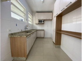 Apartamento com 2 Quartos à Venda,  em Gonzaga - Santos