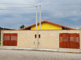 Casa com 2 Quartos à Venda, 67 m² em Jardim Magalhães - Itanhaém