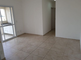 Apartamento com 2 Quartos à Venda ou Locação, 59 m² em Vila Nova Mazzei - São Paulo