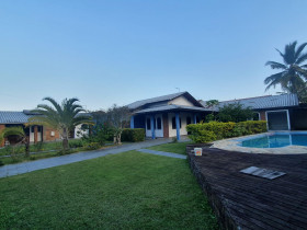 Casa com 4 Quartos à Venda, 266 m² em Jardim Jamaica - Itanhaém