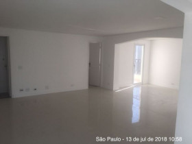 Apartamento com 3 Quartos para Alugar, 264 m² em Moema - São Paulo