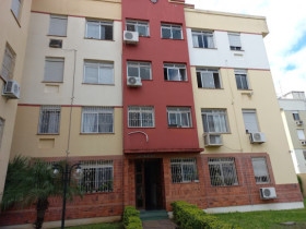 Apartamento com 2 Quartos à Venda,  em Sarandi - Porto Alegre