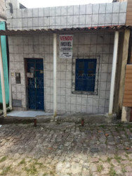 Casa com 2 Quartos à Venda,  em Centro - Candeias