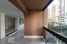 Apartamento com 3 Quartos à Venda, 210 m² em Indianópolis - São Paulo