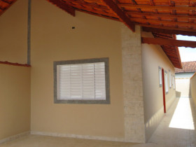 Casa com 2 Quartos à Venda, 77 m² em Mongaguá