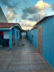 Casa com 2 Quartos à Venda, 70 m² em Peruíbe